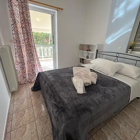 Alexandra's Paralia Akratas