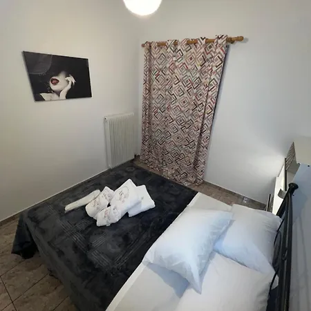 Alexandra's Paralia Akratas