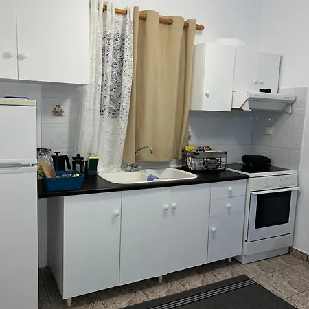 Alexandra's * Paralia Akratas