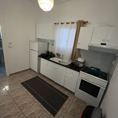 Alexandra's * Paralia Akratas