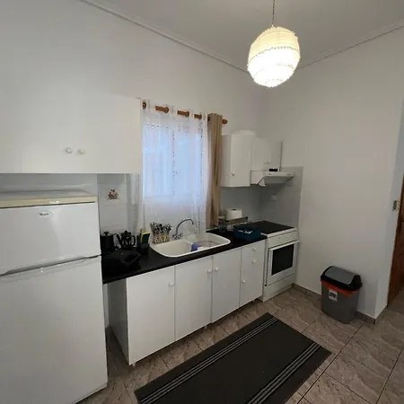 Alexandra's Paralia Akratas