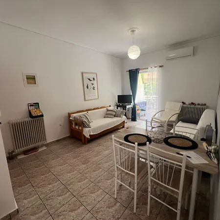 Alexandra's Παραλία Ακράτας