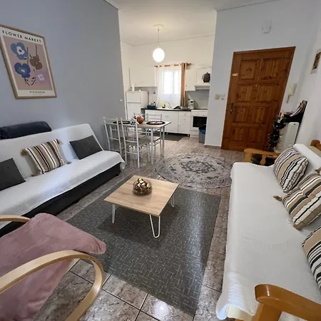 Alexandra's * Paralia Akratas