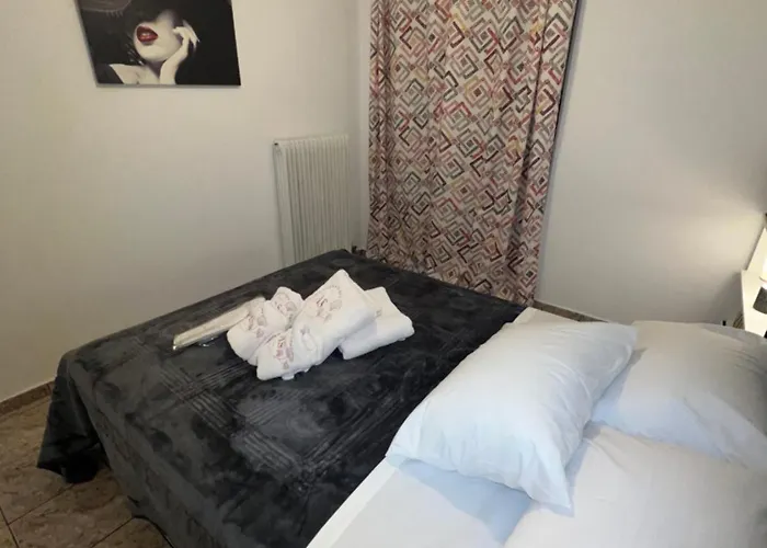 Alexandra's * Paralia Akratas