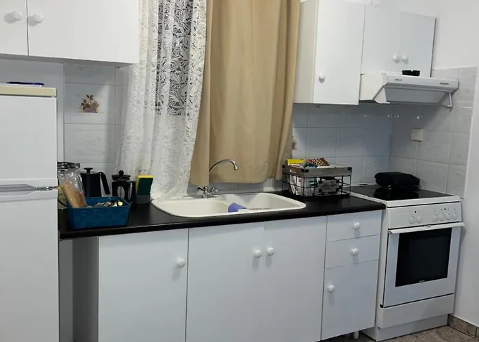 Alexandra's * Paralia Akratas