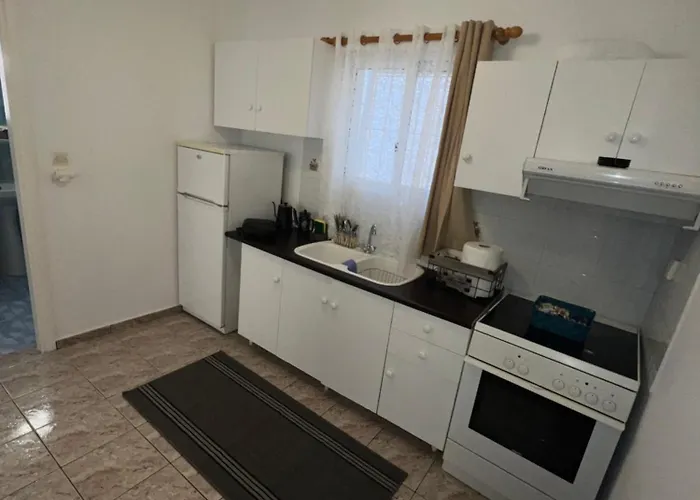 Alexandra's * Paralia Akratas